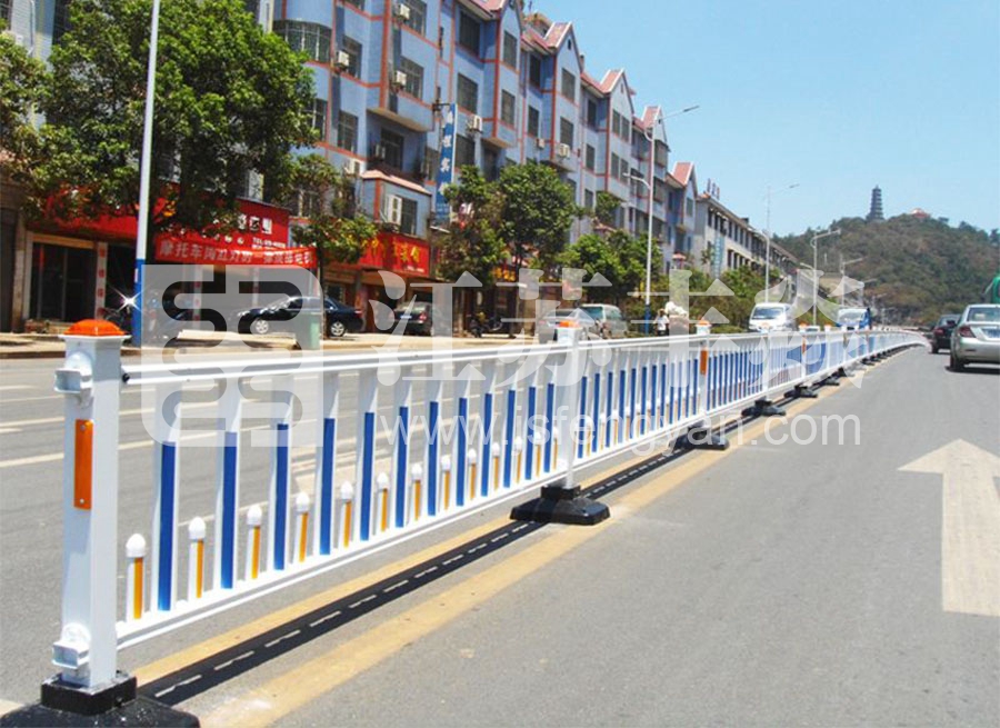 常規(guī)道路護(hù)欄6