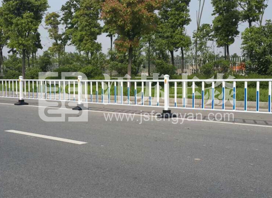 常規(guī)道路護(hù)欄1